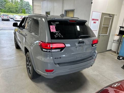 Used 2021 Jeep Grand Cherokee Laredo X AWD/4WD image 7