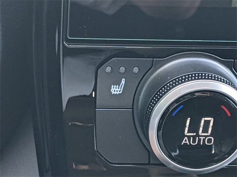 Used 2025 Toyota Highlander XLE image 27