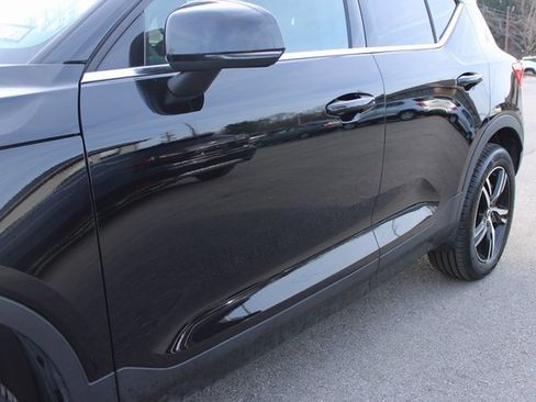 Used 2025 Volvo XC40 B5 Core image 47