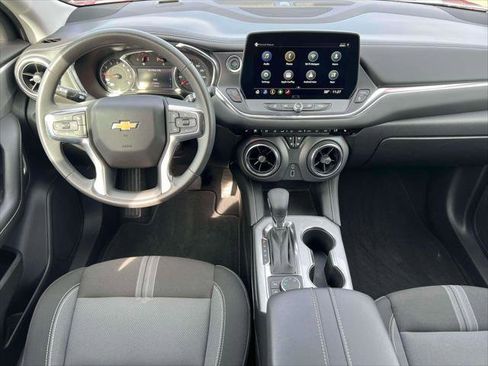 Used 2025 Chevrolet Blazer LT w/ Driver Confidence Package image 12