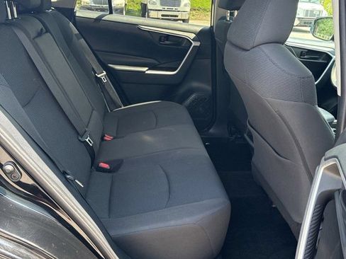 Used 2019 Toyota RAV4 LE w/ All Weather Liner Package AWD/4WD image 10