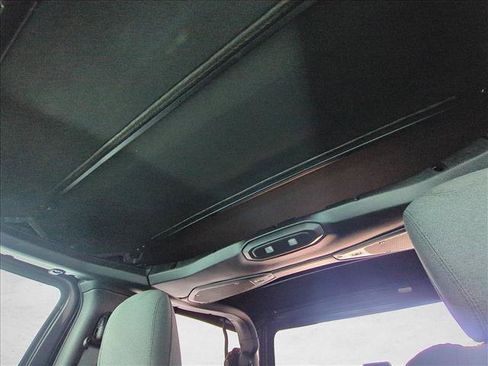 Used 2024 Jeep Wrangler Sport AWD/4WD image 16