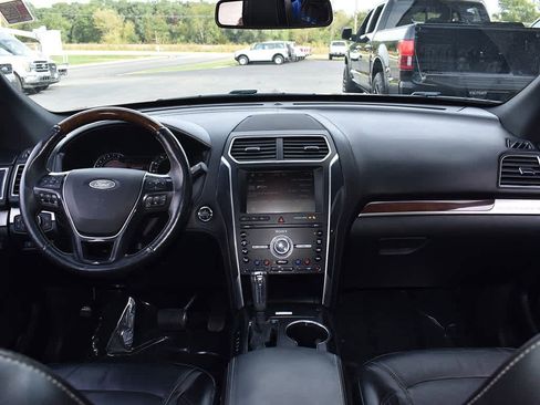 Used 2019 Ford Explorer Platinum image 5