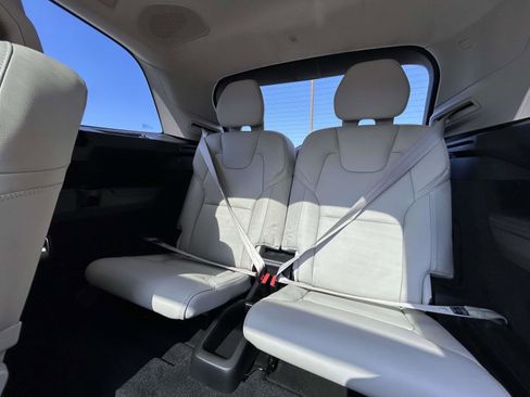 Certified 2022 Volvo XC90 T6 Inscription w/ Lounge Package image 15