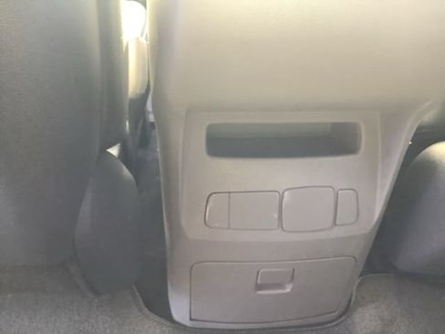 Used 2018 Kia Sedona LX w/ LX Essentials Premium Package FWD image 27
