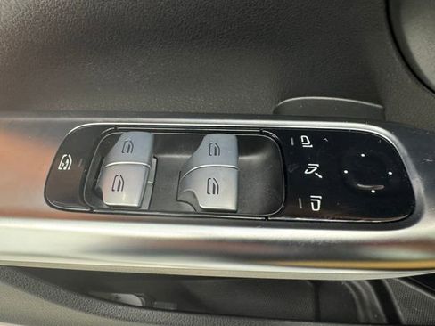 Used 2023 Mercedes-Benz C 300 Sedan image 35