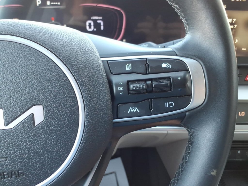 Used 2024 Kia Sportage EX FWD image 25