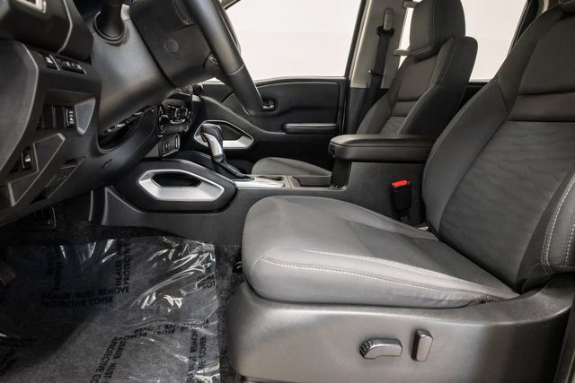 Used 2023 Nissan Frontier SV w/ SV Convenience Package AWD/4WD image 11