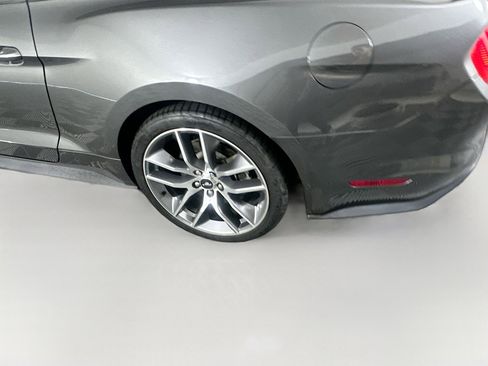 Used 2017 Ford Mustang GT Premium image 11