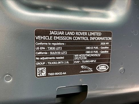 Used 2026 Land Rover Range Rover Velar S AWD/4WD image 31