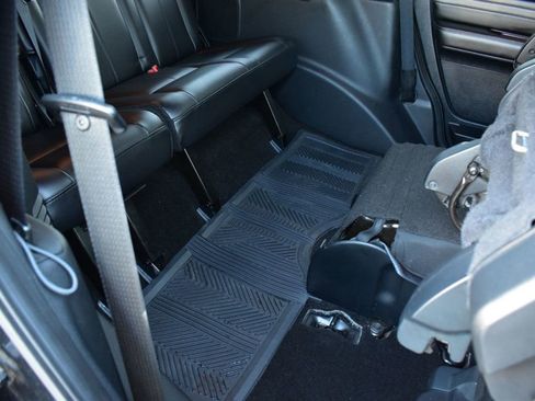 Used 2015 Ford Expedition Platinum image 30