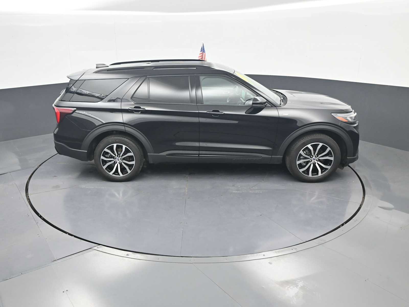 Used 2025 Ford Explorer ST-Line AWD/4WD image 40
