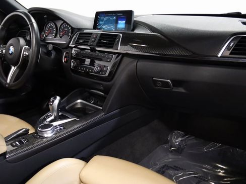 Used 2018 BMW M4 Convertible image 66