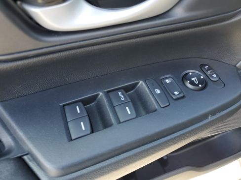 Used 2020 Honda CR-V LX image 31