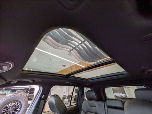 New 2026 Jeep Grand Cherokee Limited RWD image 22