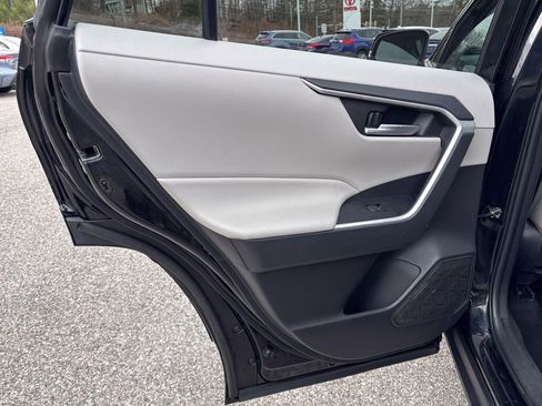 Certified 2022 Toyota RAV4 XLE image 46