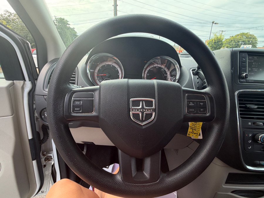 Used 2019 Dodge Grand Caravan SE FWD image 34