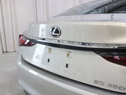 Used 2025 Lexus ES 350 w/ Technology Package FWD image 31