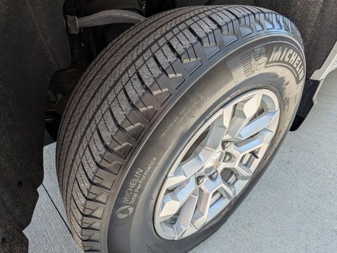 Used 2022 Chevrolet Silverado 1500 LT image 37