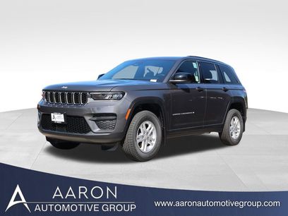 New 2025 Jeep Grand Cherokee Laredo w/ MOPAR Finishing Package