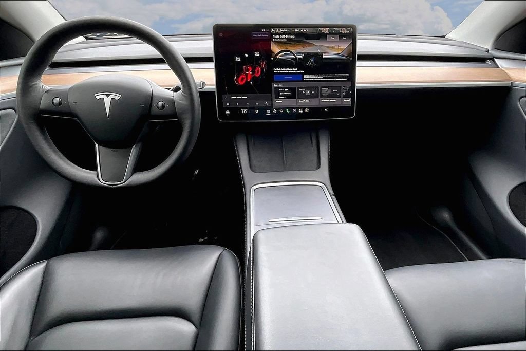 Used 2024 Tesla Model Y Long Range AWD/4WD image 7