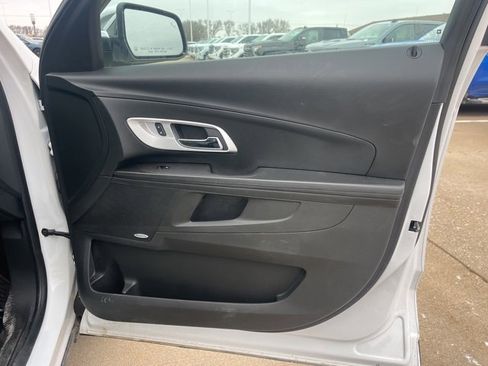 Used 2016 Chevrolet Equinox LTZ w/ Enhanced Convenience Package image 22