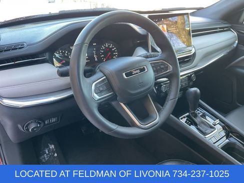 Used 2024 Jeep Compass Limited image 10