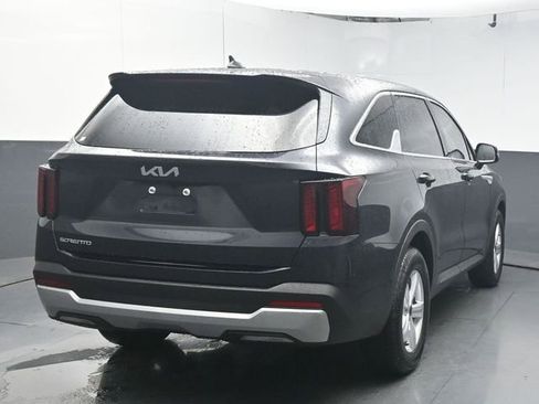 Used 2026 Kia Sorento LX FWD image 7