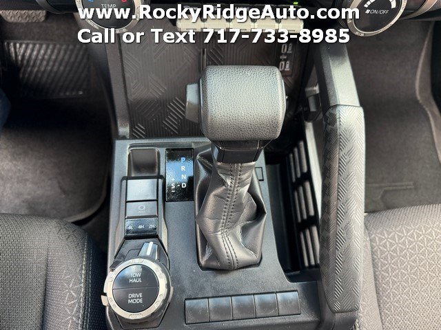 Used 2025 Toyota 4Runner SR5 AWD/4WD image 28