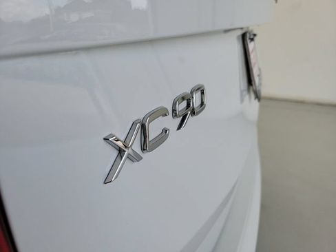 Used 2017 Volvo XC90 T6 Momentum AWD/4WD image 8