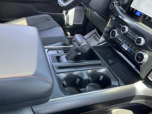 Used 2025 Ford F150 Raptor AWD/4WD image 31