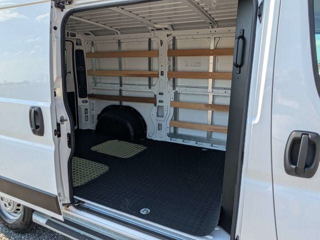Used 2025 RAM ProMaster 2500 w/ U-Haul Equipment Group FWD image 15