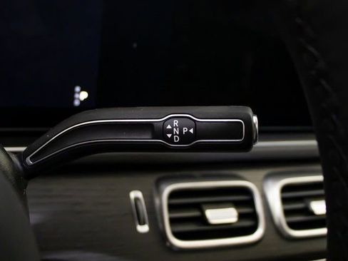 Used 2026 Mercedes-Benz GLE 450e 4MATIC image 17