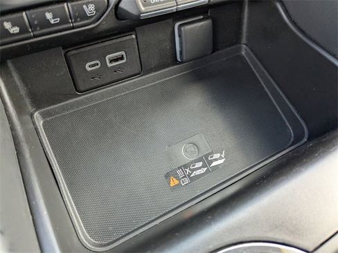 Used 2023 Chevrolet Suburban High Country w/ Advanced Technology Package image 28