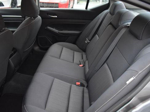 Used 2022 Nissan Altima 2.5 SV FWD image 42