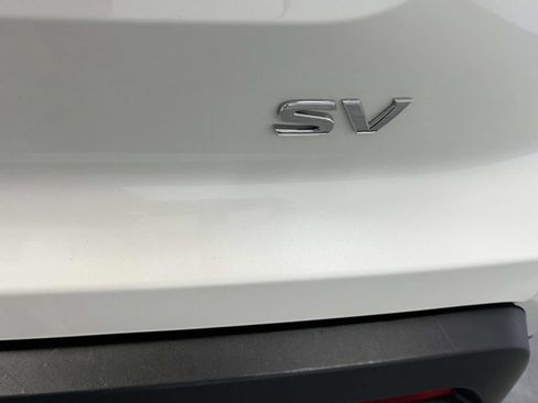 Used 2024 Nissan Pathfinder SV FWD image 11