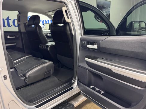 Used 2016 Toyota Tundra SR5 w/ SR5 Upgrade Package AWD/4WD image 13