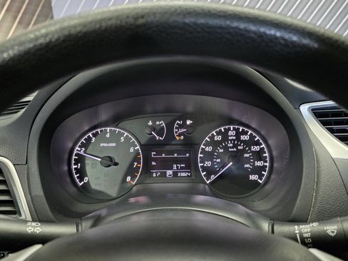 Used 2015 Nissan Sentra S image 22