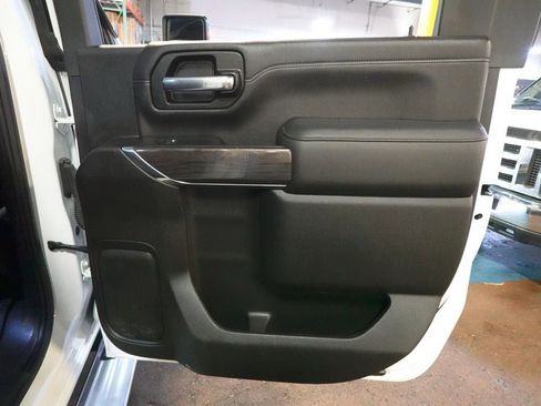 Used 2021 Chevrolet Silverado 2500 LTZ w/ LTZ Convenience Package AWD/4WD image 28