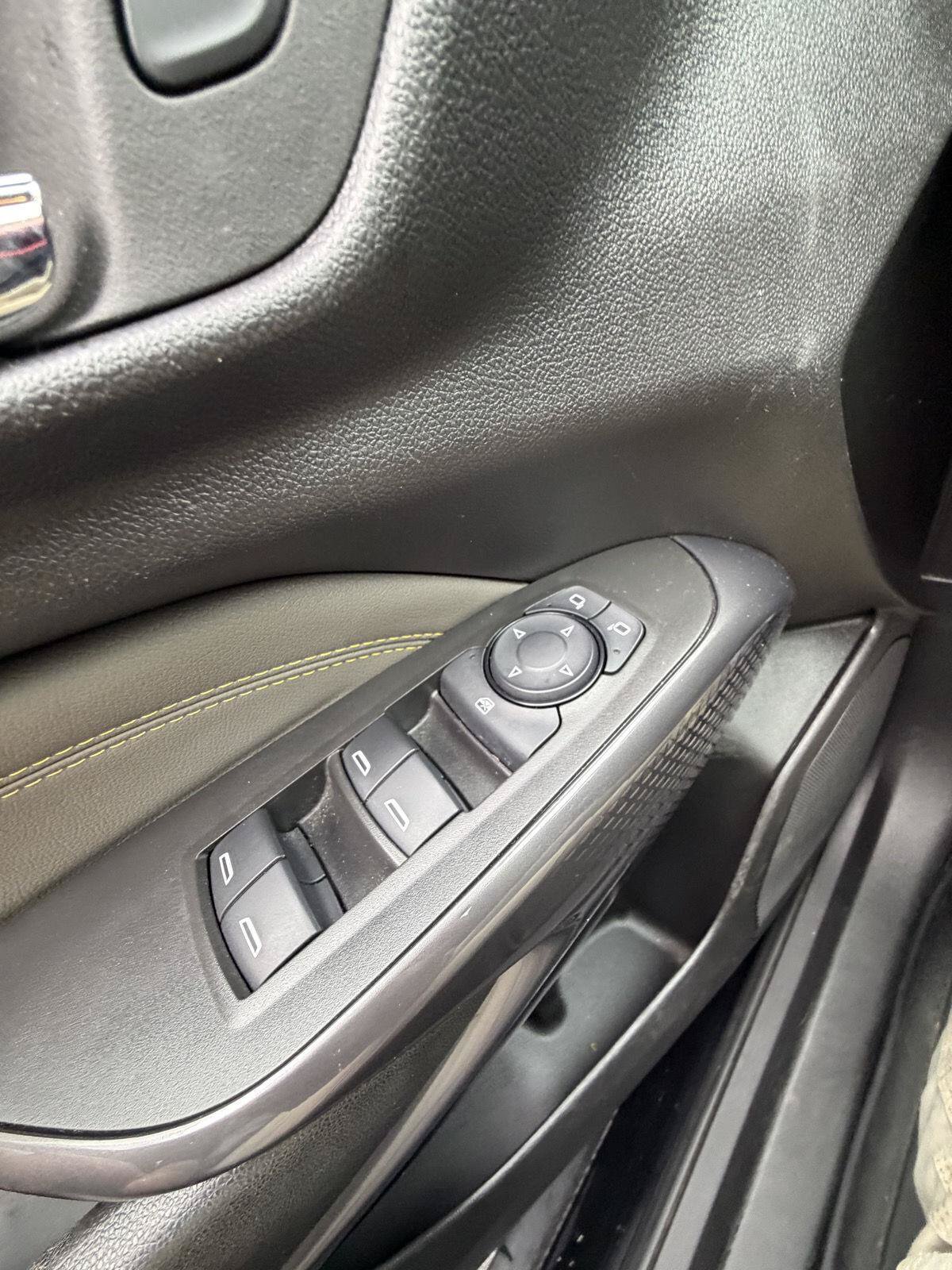 Used 2024 Chevrolet Trax ACTIV w/ Sunroof Package FWD image 16