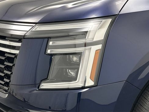 New 2025 Nissan Armada Platinum Reserve image 23