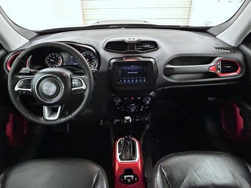 Used 2019 Jeep Renegade Trailhawk AWD/4WD image 13