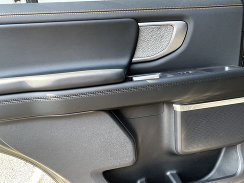 Used 2025 Ford Expedition Tremor image 31