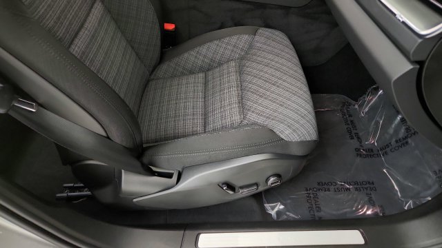 Used 2025 Volvo XC60 B5 Core AWD/4WD image 39