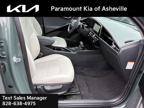 New 2026 Kia Niro EX image 20
