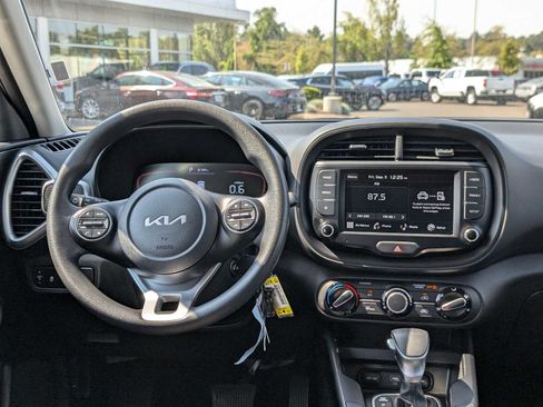 Used 2023 Kia Soul LX w/ Option Group 015 image 22