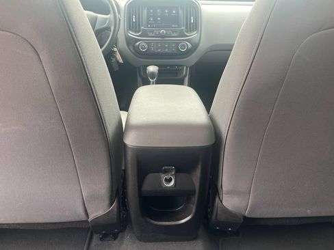 Used 2022 Chevrolet Colorado W/T AWD/4WD image 26