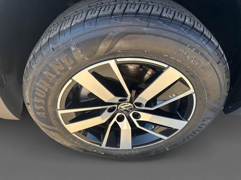 Used 2023 Volkswagen Atlas SE image 8