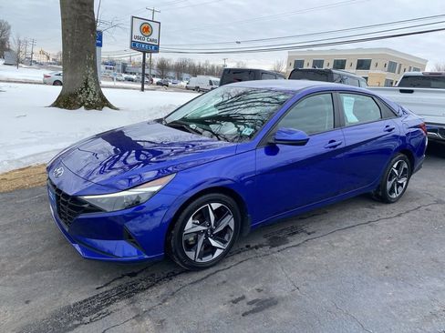 Certified 2023 Hyundai Elantra SEL w/ Convenience Package image 6