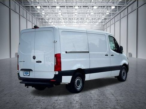 Used 2021 Mercedes-Benz Sprinter 2500 image 9